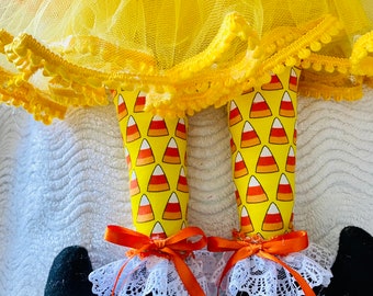 Candy Corn in tulle with flowers offering