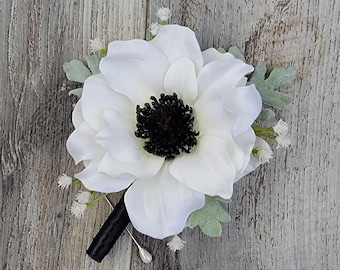 Boutonniere de anémona blanca crema en caja – Aliento de bebé y cenizo realistas – Artículos a juego disponibles