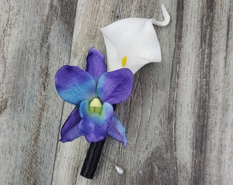 Ramo de lirio de cala blanco y orquídea galáctica de tacto real en caja - Artículos a juego disponibles