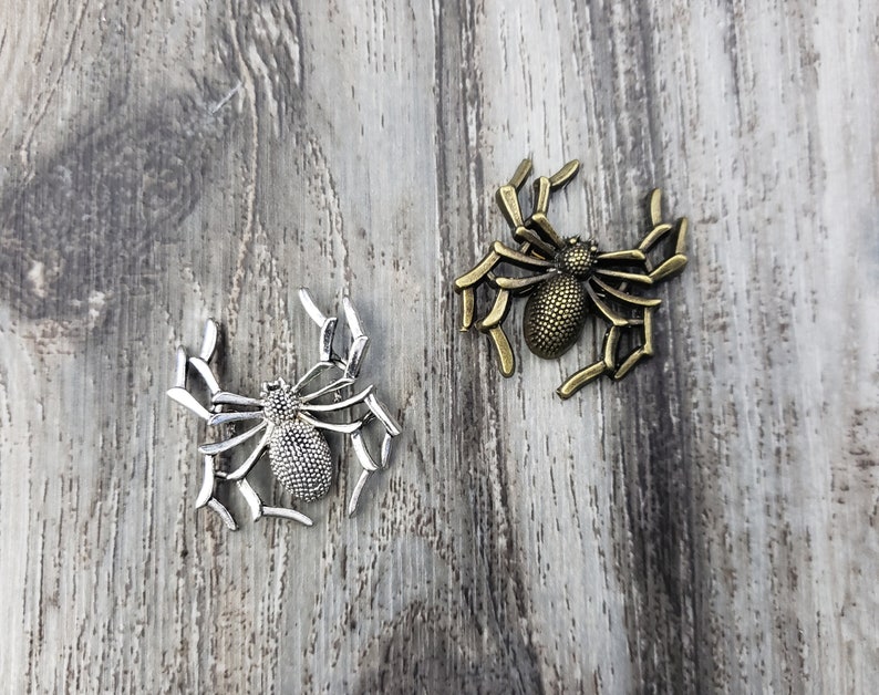 BOXED 2 Wedding Bridal Prom Gothic Halloween MATCHING Corsage Silver or Bronze Spider Hair Bobby Pins