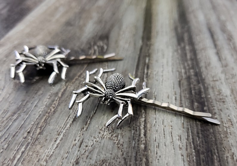 BOXED 2 Wedding Bridal Prom Gothic Halloween MATCHING Corsage Silver or Bronze Spider Hair Bobby Pins