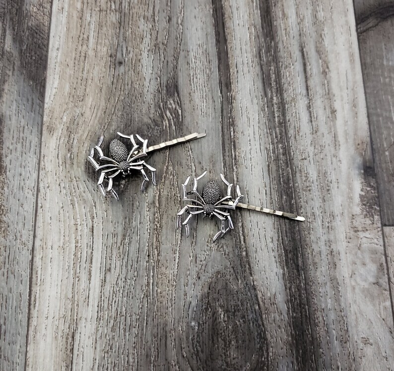 BOXED 2 Wedding Bridal Prom Gothic Halloween MATCHING Corsage Silver or Bronze Spider Hair Bobby Pins