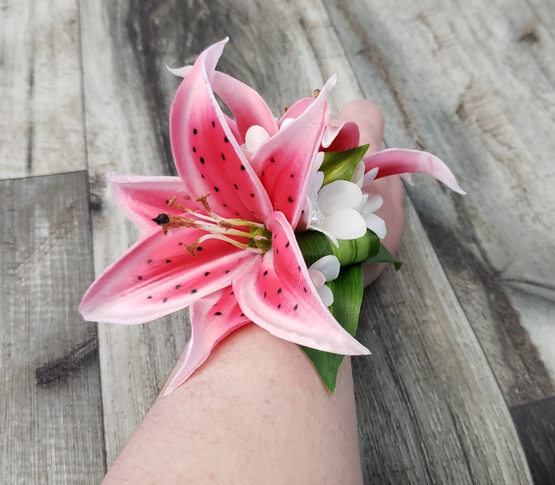 MATCHING Boutonnieres White Stephanotis Flowers Diamonds BOXED Real