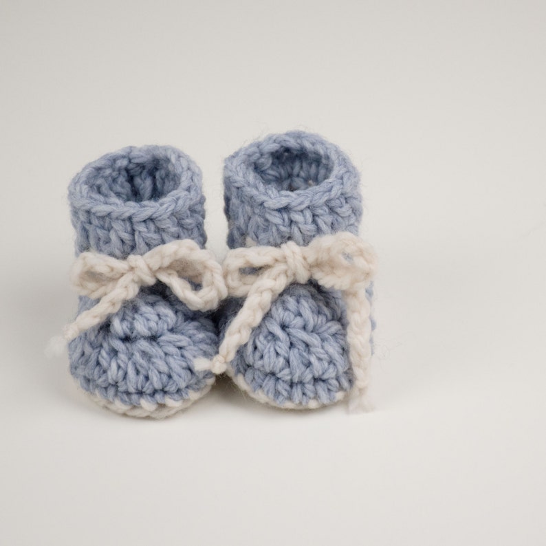 CROCHET PATTERN PDF Crochet Baby Booties Winter Snowflake, Baby Shoes, Baby Footwear, Baby Sock Booties, Newborn Booties, Baby Shower Gift image 4