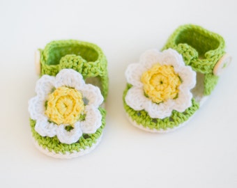 Crochet Baby Booties Pattern – Daisy Shoes (PDF)