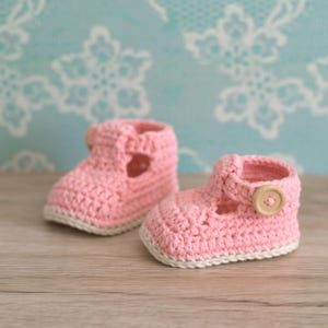 CROCHET PATTERN PDF - Crochet Baby Booties Ruby Slippers, Baby Shoes, Baby Footwear, Baby Sock Booties, Newborn Booties, Baby Shower Gift