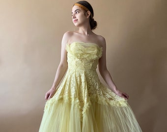 Vintage 1950's/1960's Yellow Lace Dress
