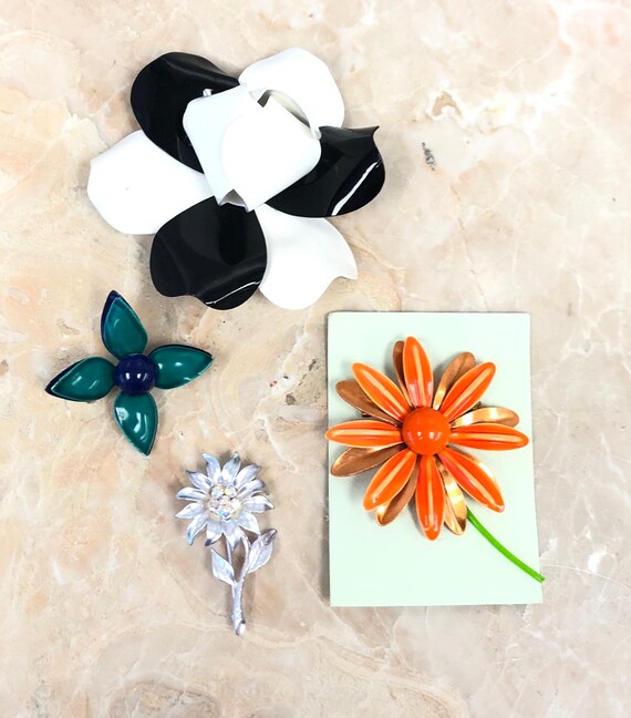 Set of 4 Vintage Enamel Flower Brooches - image 2