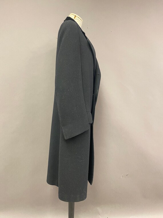 Vintage 1950’s/1960’s Black Wool Coat with Velvet… - image 5