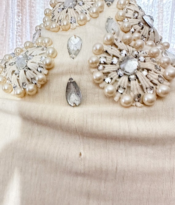 Vintage 1950's Jewel and Pearl Embellished Shawl - image 8