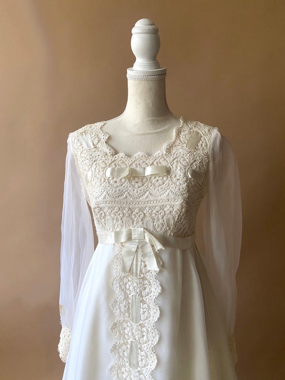 Vintage 1970's Wedding Dress with Ribbon Detail - image 5