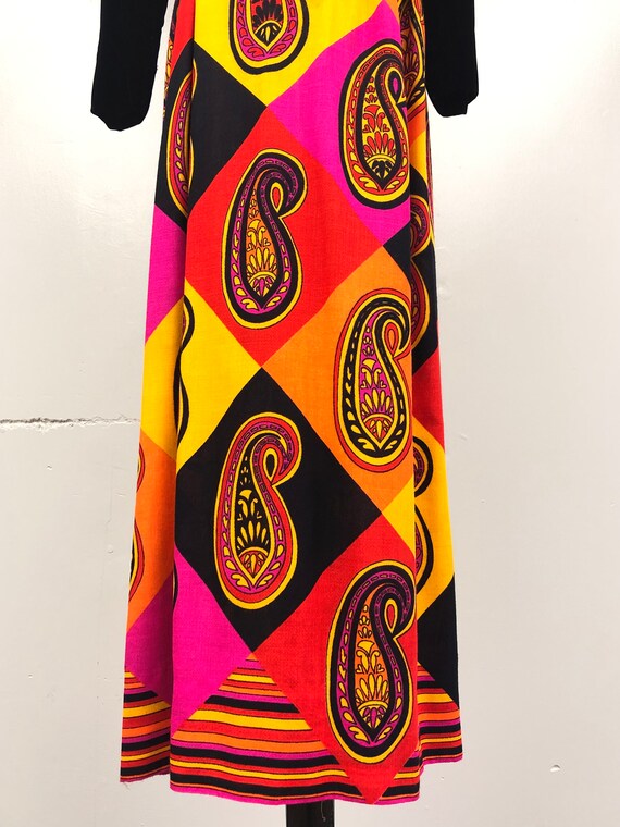 Vintage 1970's Velvet & Paisley Print Dress - image 7