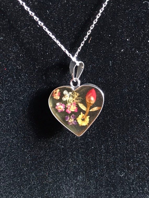 Vintage real preserved flower heart necklace, ste… - image 2