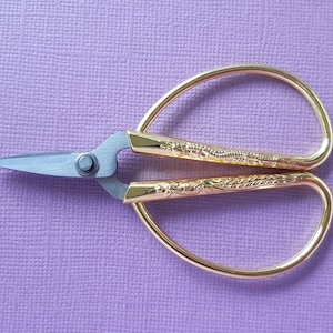 Embroidery scissors, gold tone, craft scissors, yarn snips, cross stitch scissors, vintage style embroidery scissors