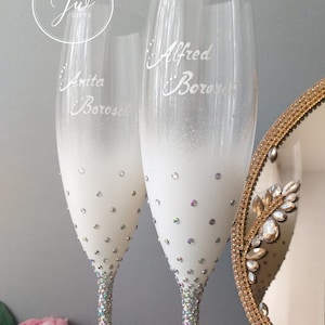 Personalized White Wedding Flutes Bling Swarovski Crystals Champagne Toast Glasses Bride Groom Ceremony Table Decor Mr & Mrs Custom Present