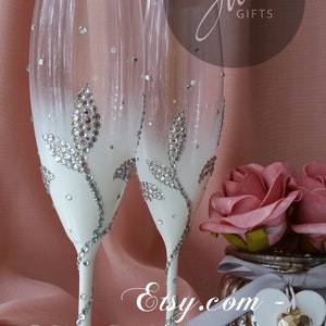 Swarovski Crystals Personalized Bling Glasses White Frosty Winter Snowflake Wedding Flutes Champagne Wine Mr Mrs Bride Groom Toasting Unique