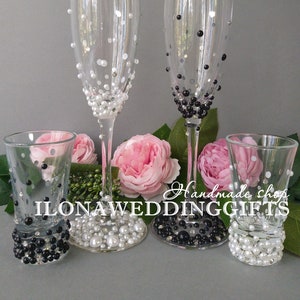 Personalized Wedding Flutes Black White Glasses Swarovski Crystals Pearls Wine Champagne Shot Toasting Flutes Mr Mrs Bride Groom Unique Gift