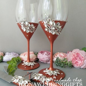 Red Wedding Glasses Bling Swarovski Crystal Personalized Champagne Flute Bride and Groom Mr Mrs Sparkle Custom Large Table Decor Sweet 15 16