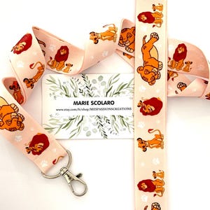 Tour de cou,    Cordon porte clefs, Lanière, Carte de bus, Pass Navigo   réf  Roi Lion
