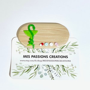 Badge Pharmacie pour pharmacien Pharmacienne couleur imitation bois image 1