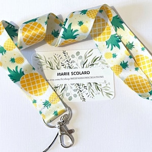 Tour de cou, Cordon porte clefs, Lanière, Carte de bus, Pass Navigo réf 15 ... Thème Fruits ananas