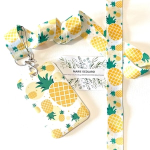 Tour de cou, Cordon porte clefs, Lanière, Carte de bus, Pass Navigo  ou Tc + Porte badge/carte réf F3.. Thème Ananas