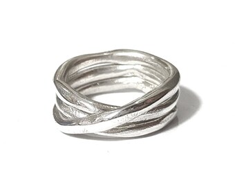 Handmade ring in solid sterling silver, wire life thread, an original handmade jewel with organic shapes, made in Italy on your size