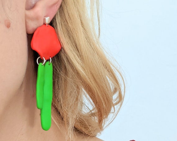 Handmade dangly earrings in sterling silver and polymer clay, abstract and minimal red and green poppies, original gift idea for her