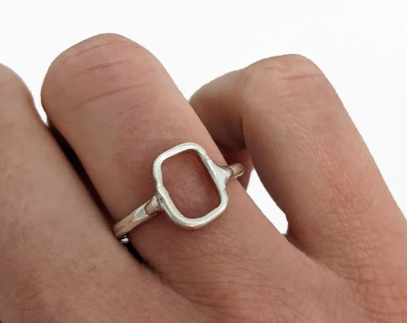Rectangle minimalist ring in sterling silver, an original handmade jewel with organic shapes, unisex and on measure