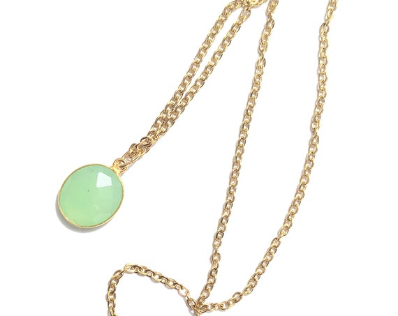 Collar necklace with golden chain and faceted aqua green chrysoprase hard stone pendant, handmade in Italy, gift idea for her