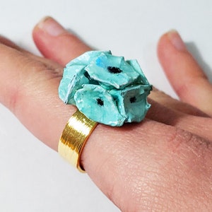 Anello Bouquet di papaveri verde acqua - in cartapesta smaltata
