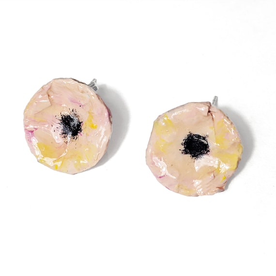 Handmade pink flower stud earrings made of papier mache painted by hand, an original wedding eco jewel made in Italy