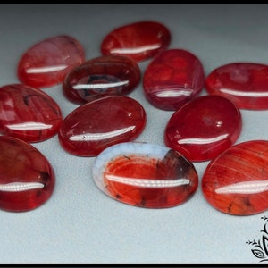 Solid red dragon veins cabochon - oval - 25 mm