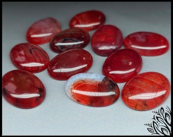 Solid red dragon veins cabochon - oval - 25 mm