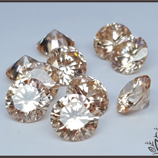 Cubic zirconia - Champagne - 8 mm - round faceted cut