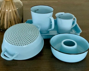 Juego de utensilios de cocina danés antiguo Madam de esmalte azul