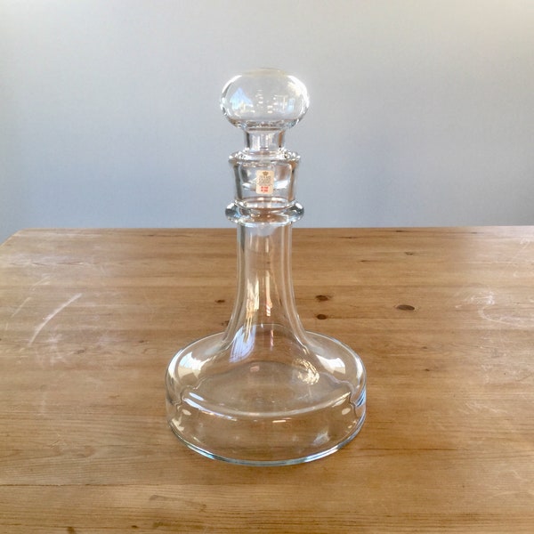 Holmegaard ship’s decanter / carafe in clear glass. Made in Denmark. Mouth blown. Vintage glassware.