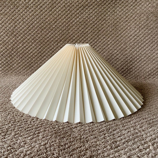 Plissee Leinen Lampenschirm: Danish Design, Clip-On Shade