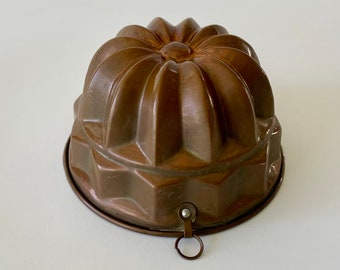 Moule à gâteau ancien en cuivre/laiton doublé d'étain, danois. Décoration murale de cuisine / ustensiles de cuisine en cuivre