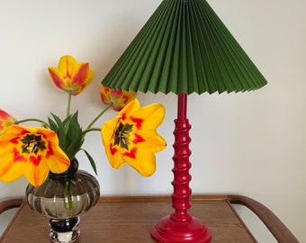 Barley twisted red table lamp with basil green pleated lampshade. Vintage Danish lighting,