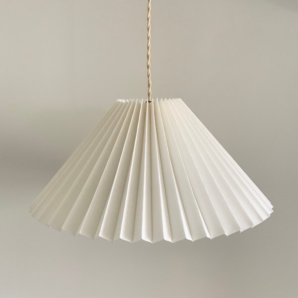 Hanging shade: White linen MEDIUM EASTERN style pleated pendant / hanging shade, available in several sizes. Danish design.