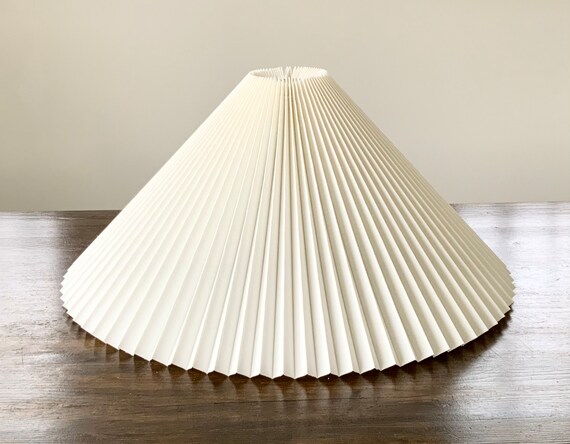 IFANLANDOR 1pc Lamp Shade Chandelier Lampshade Desk Lamp Cover Hardback Lampshade Wall Light Cover Lamp Protctor Cover Shell Shaped Lampshade Lamp Dustprof Cover Fabric E27 The Bubble Spider