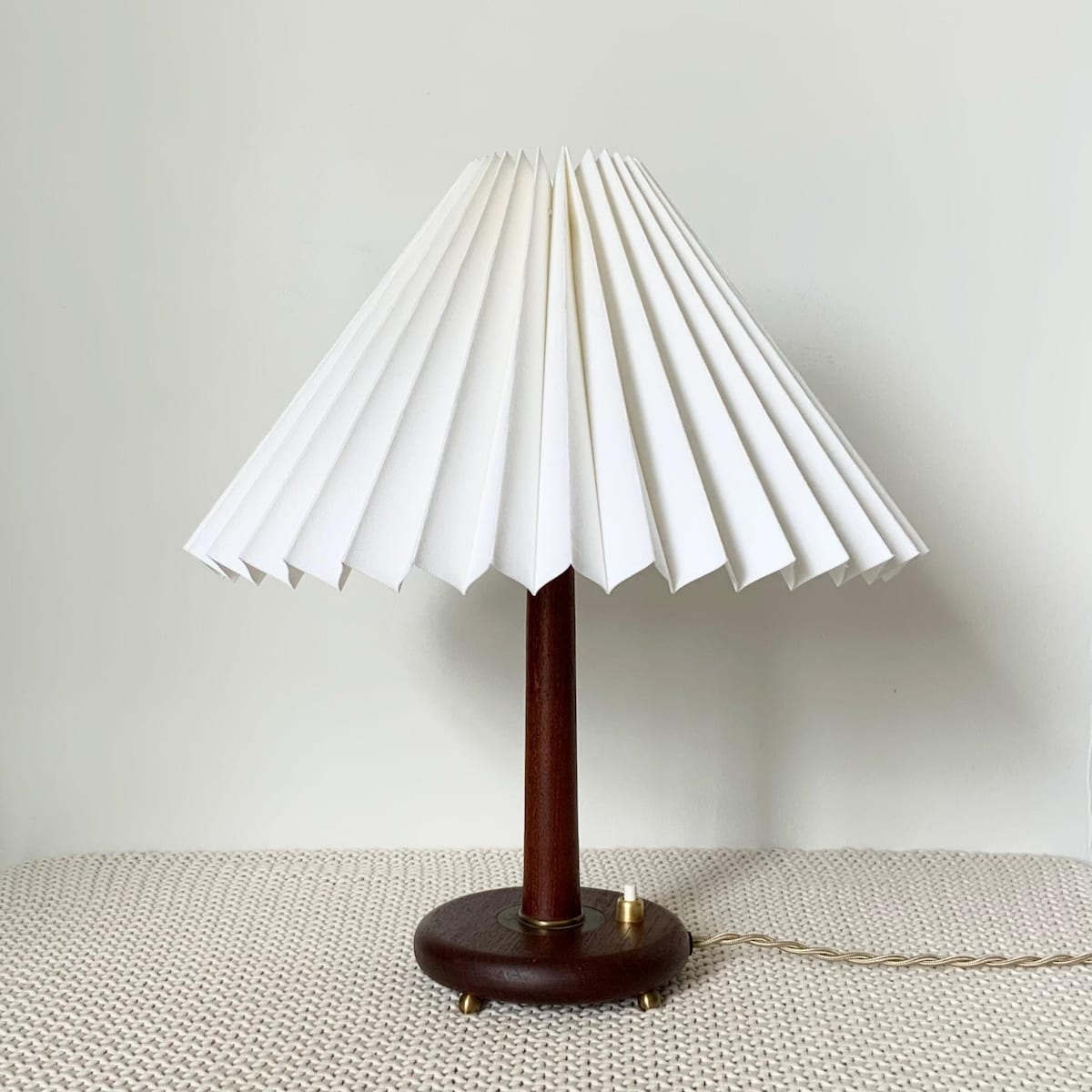 Mid-century Modern Danish Solid Teak Lamp With Brass Ball Feet and a Natural White Linen Pleated Lampshade. - Etsy
