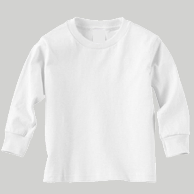K&ouml;nnte beinhalten: Ein wei&szlig;es Langarmshirt.