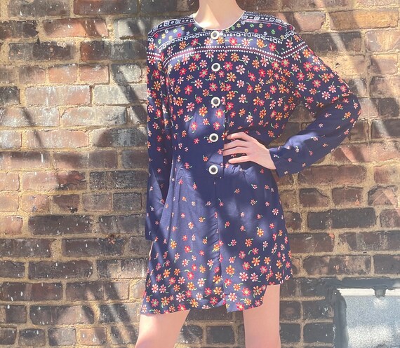 1960’s Floral Print, Mod, Mini Dress - image 3