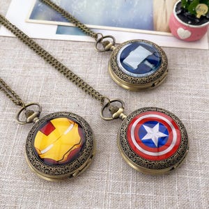 Avengers, Supereroi, Orologio da tasca grande per uomo con due tipi di catena rimovibile, Orologio da tasca personalizzato.