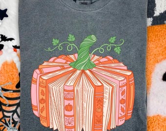 Camiseta Comfort Colors® Book Pumpkin, camiseta otoñal para amantes de los libros, camiseta para amantes de los libros de otoño