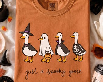 Camiseta "Just A Spooky Goose", camiseta divertida de Halloween, top de Halloween de Comfort Colors, camiseta gráfica de otoño