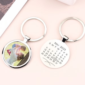 Personalized Calendar keychain, Valentine&#39;s Day Gift ,Custom Couple keychain With Photo, Wedding gifts, Couples Gift, Anniversary Keychain