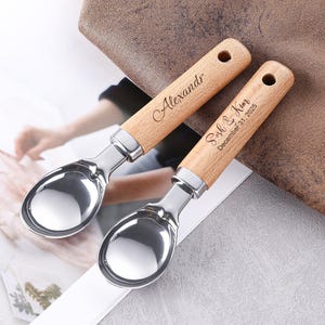 Personalized Ice Cream Scoop, Custom Engraved Scooper, Melon Baller Gift for Mom Dad Grandpa Grandma, Home Kitchen Gift, Wedding Gift